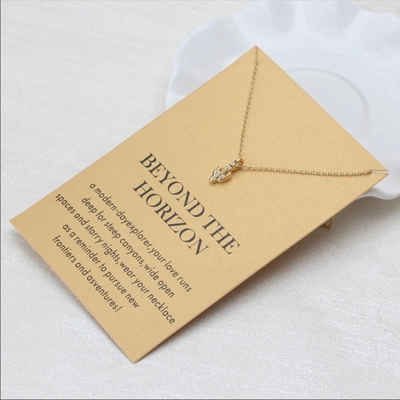 CACTUS 🌵 | BEYOND THE HORIZON CARD NECKLACE - Picture 1 of 4